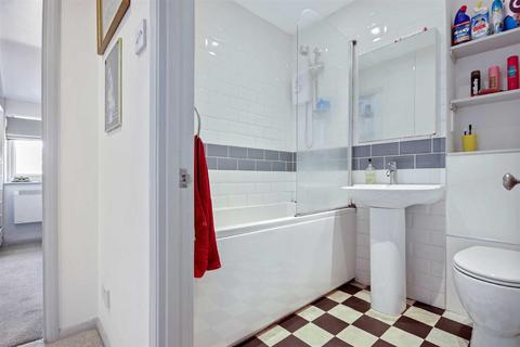 11 Beeches Close, London, SE20 8ED