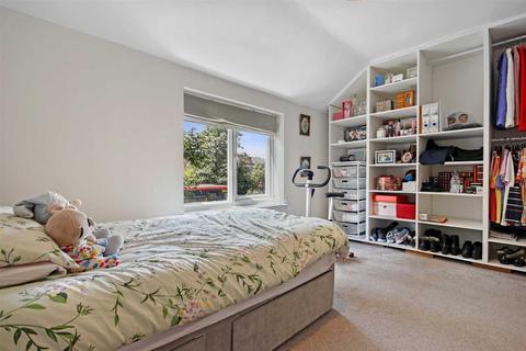 11 Beeches Close, London, SE20 8ED