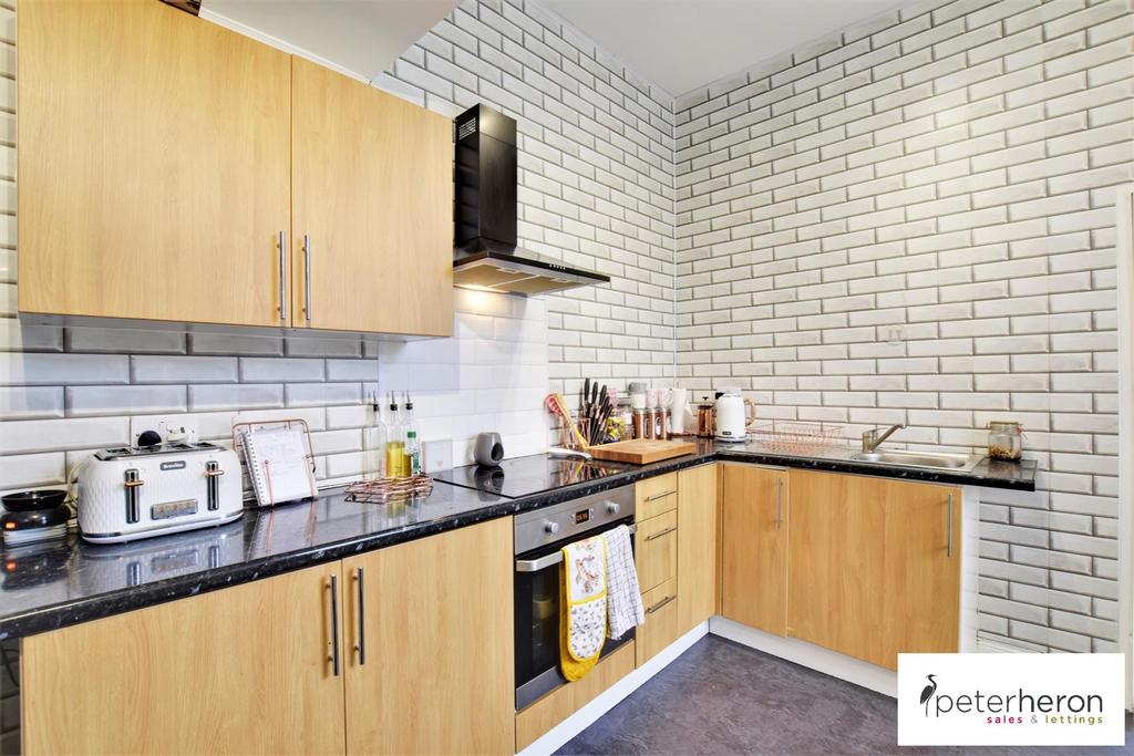 General Graham Street, Sunderland 2 bed apartment £550 pcm (£127 pw)