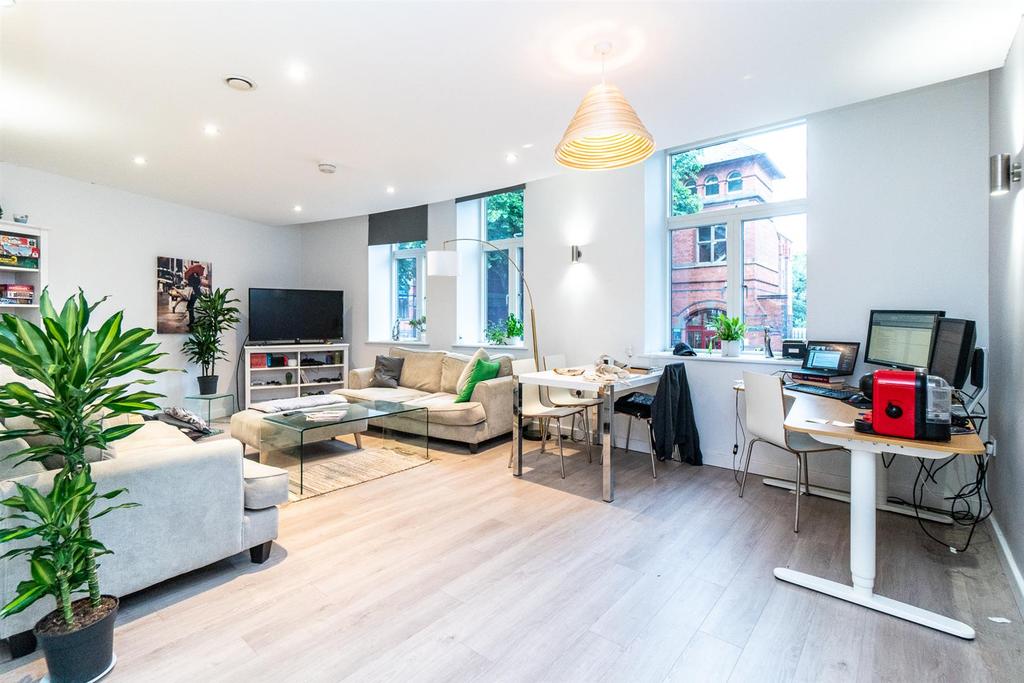 Open Plan Living / Dining / Kitchen Area