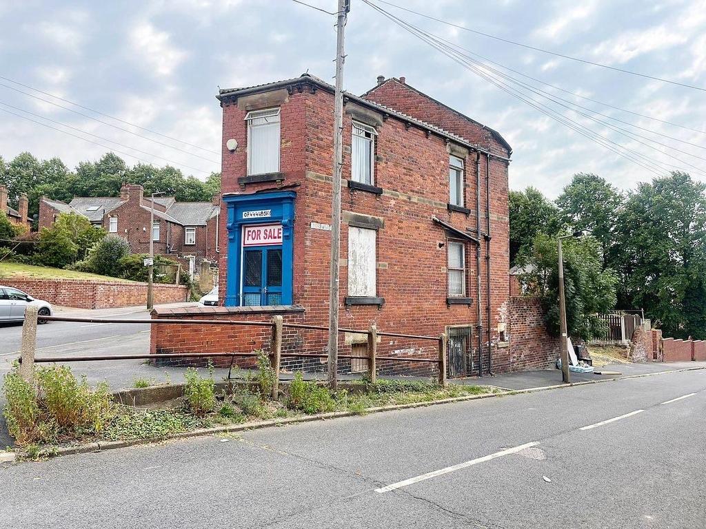 St Johns Road, Cudworth, BARNSLEY... Property £150,000