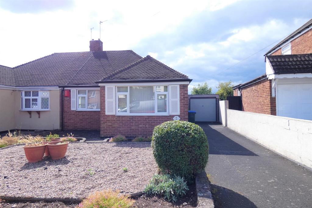Green Lane, Great Barr, Birmingham 2 bed semidetached bungalow for sale £230,000