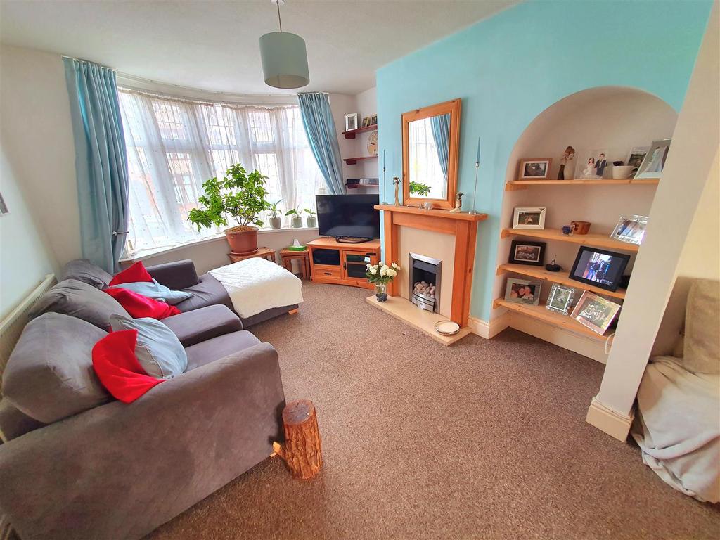 Kelvin Avenue, Wyken, Coventry 3 bed terraced house £230,000