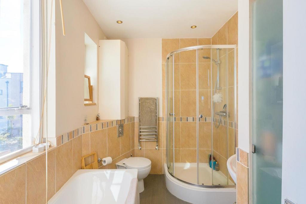 WORELRAMEBLA4 G - Bathroom C.jpg
