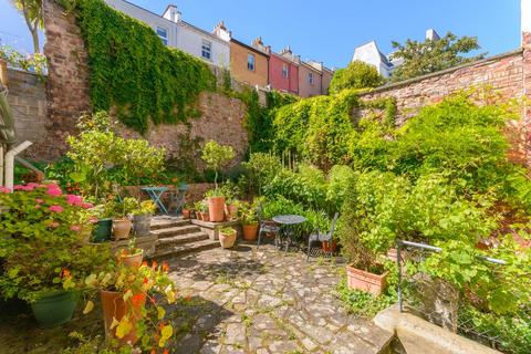 4 Albermarle Row, Bristol, BS8 4LY