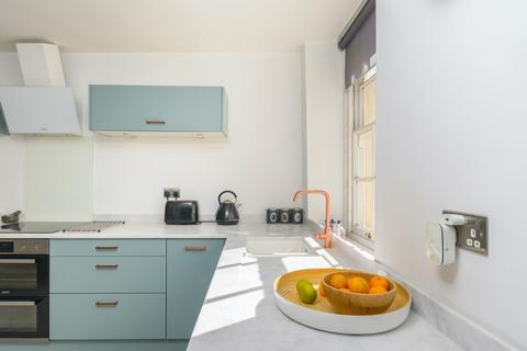 4 Albermarle Row, Bristol, BS8 4LY