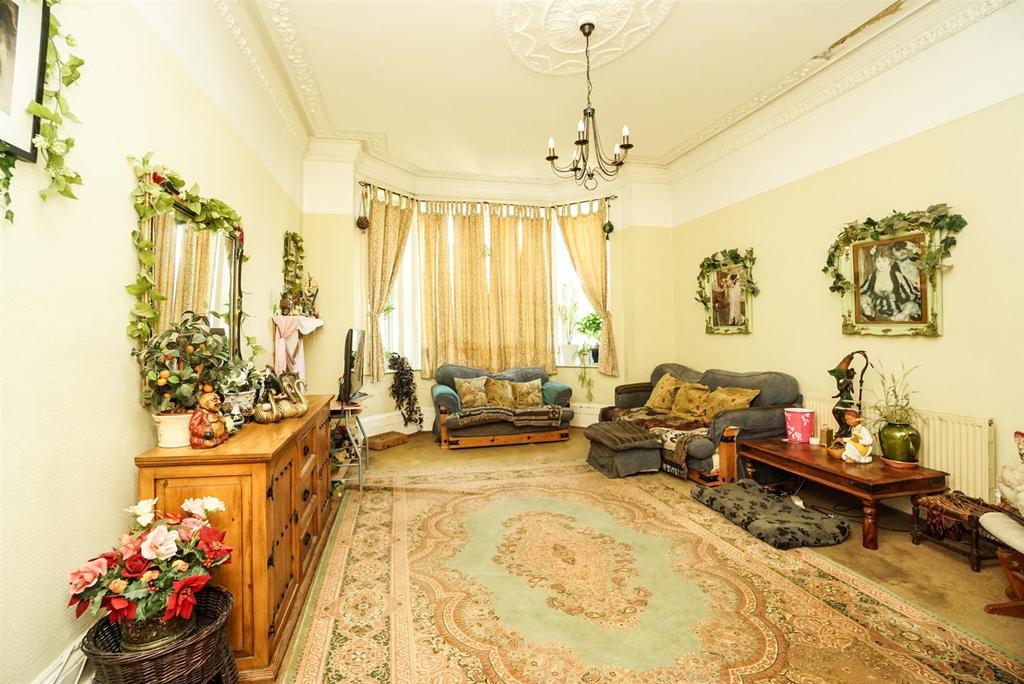 Chapel Park Road, St. LeonardsOnSea 5 bed end of terrace house £475,000