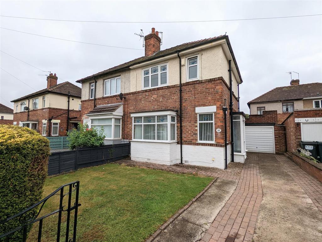 Lynton Gardens, Darlington 2 bed semidetached house £595 pcm (£137 pw)