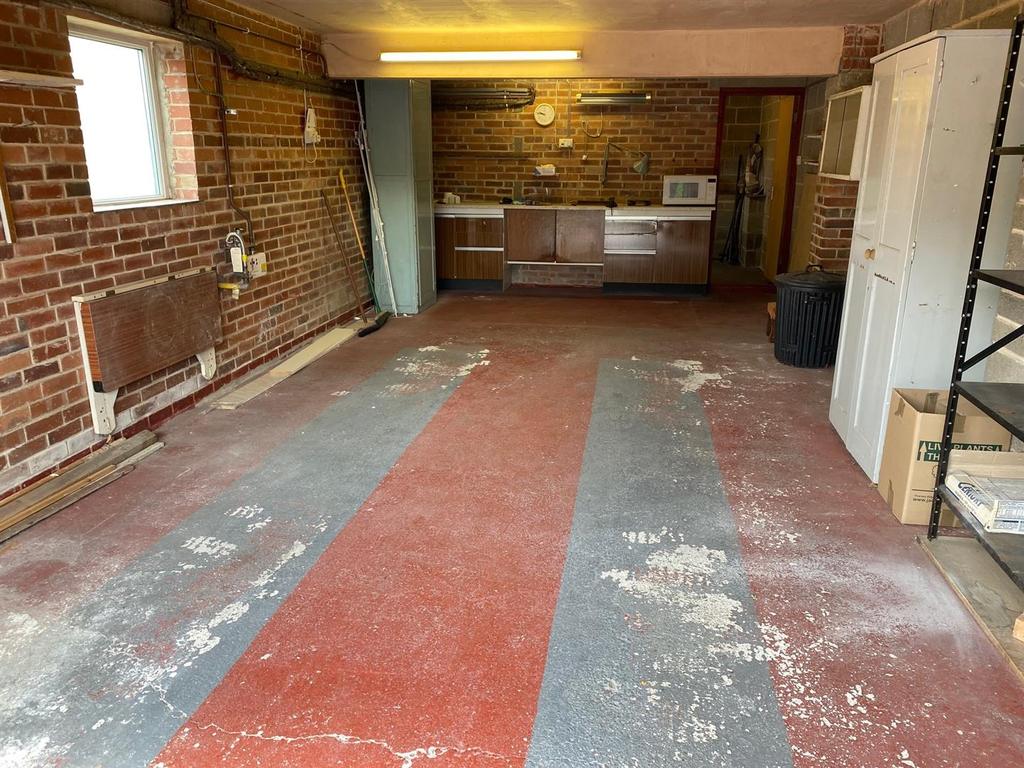 St marys avenue 27 garage.jpg