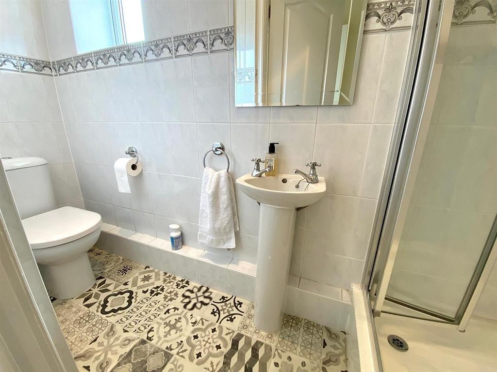 St marys avenue 27 shower room.jpg