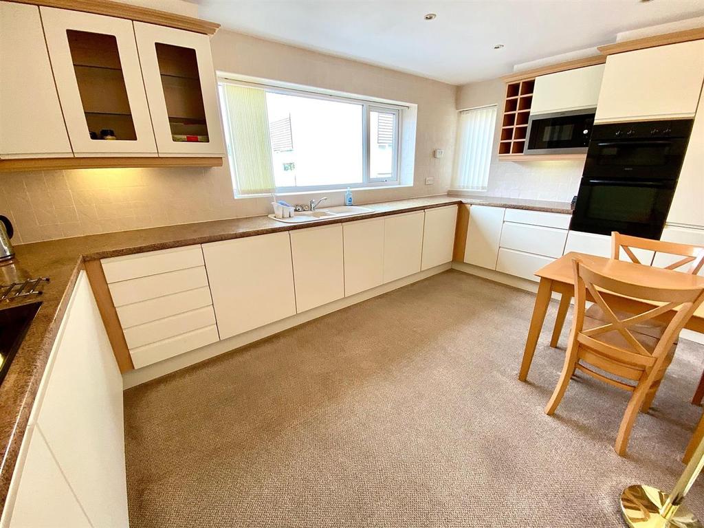 St marys avenue 27 kitchen.jpg