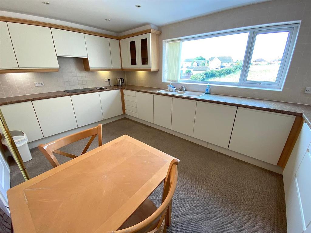 St marys avenue 27 kitchen 2.jpg