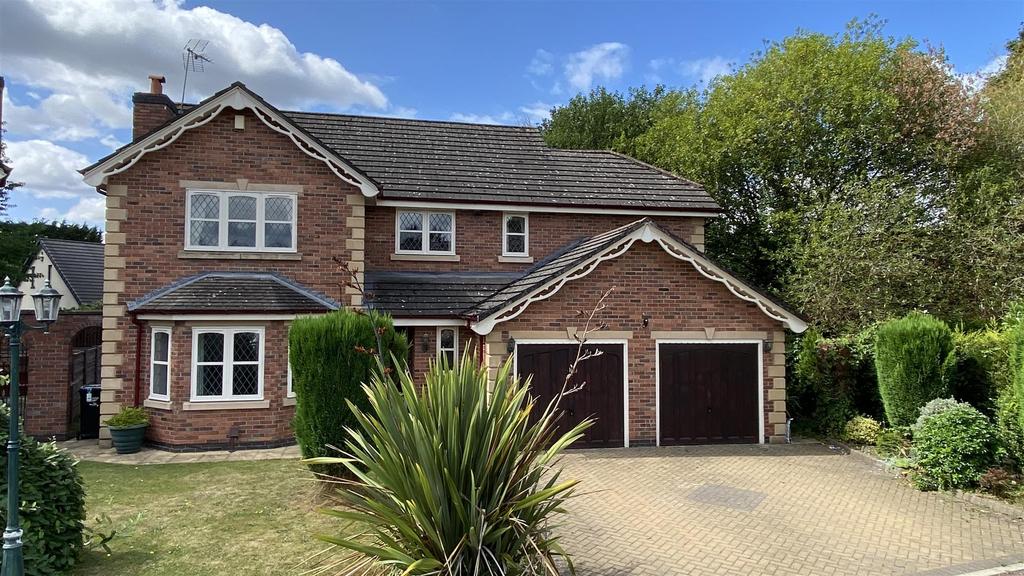 Cheltenham Drive, SALE 4 bed detached house £2,500 pcm (£577 pw)