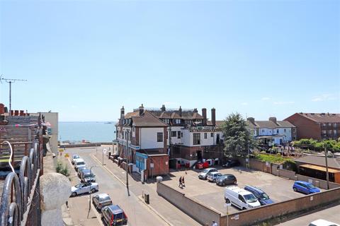 1 bedroom flat to rent - Camper Road, Southend On Sea