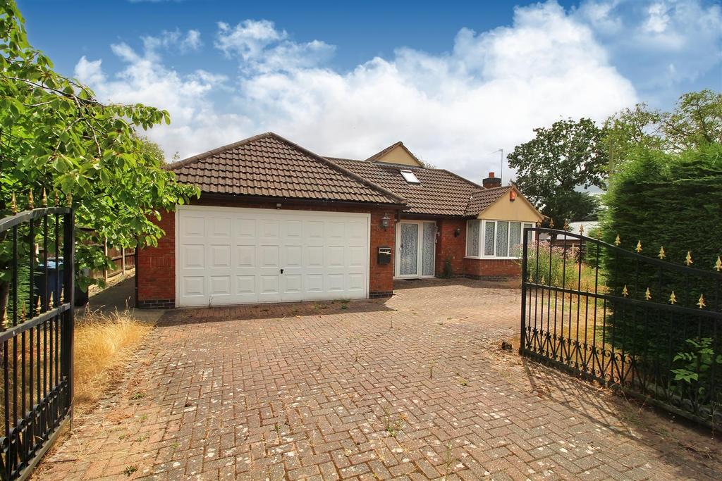 Cliff Drive, RadcliffeOnTrent... 3 bed detached bungalow £525,000