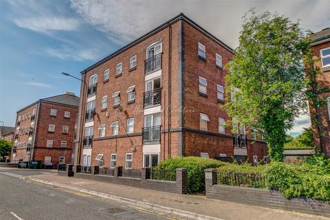 2 bedroom ground floor flat for sale - Schooner Way, Cardiff