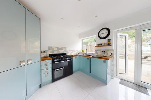 2 bedroom end of terrace house for sale - Montgomery Way, Folkestone