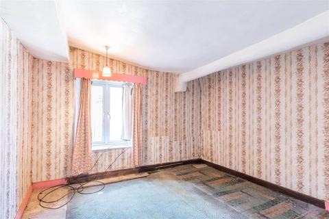 3 Fern Square, Eyam, Hope Valley, S32 5QQ