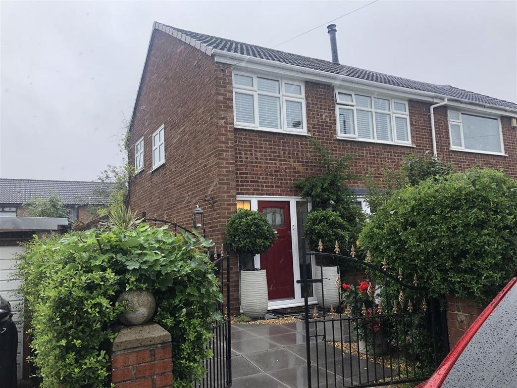 Bramcote Avenue, Laffak, St Helens, WA11 9 3 bed semidetached house £235,000