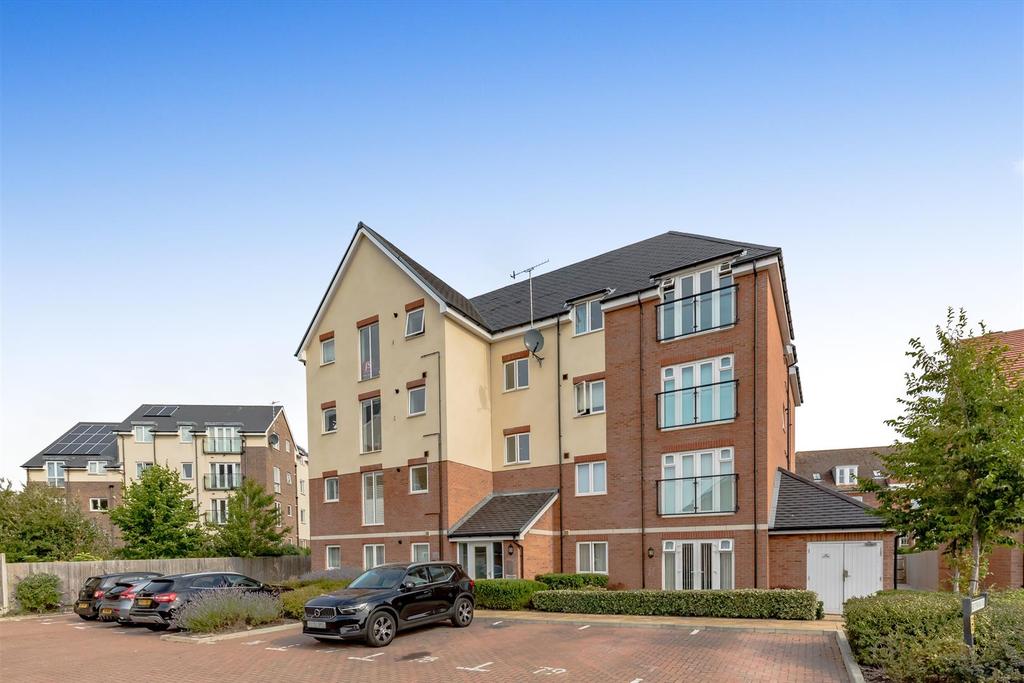 Monarch Way, ShorehamBySea 2 bed flat £290,000