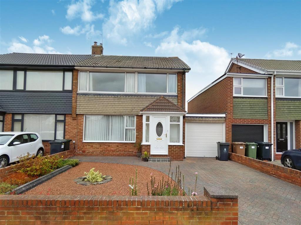 Farringdon Road, North Shields 3 bed semidetached house for sale £