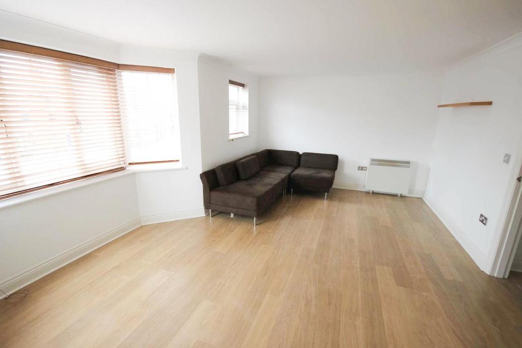Bread And Meat Close, Warwick 2 bed apartment £975 pcm (£225 pw)