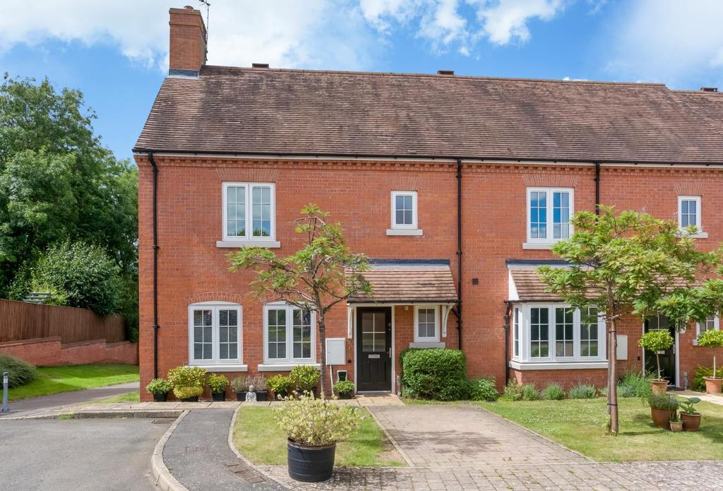 Church Close, Alveston, StratforduponAvon 3 bed end of terrace house for sale £450,000