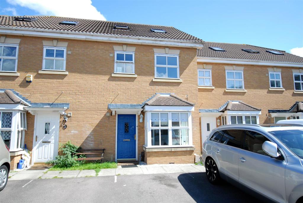 Palace Close, Cippenham 4 bed terraced house £424,950
