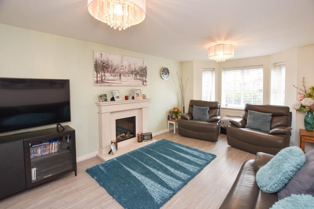 Jennings Park Avenue, Abram, Wigan, WN2 5YQ 4 bed detached house £298,000