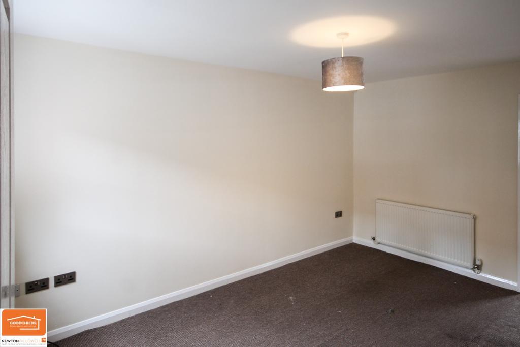 Victoria Street, Willenhall, WV13 3 bed townhouse £700 pcm (£162 pw)