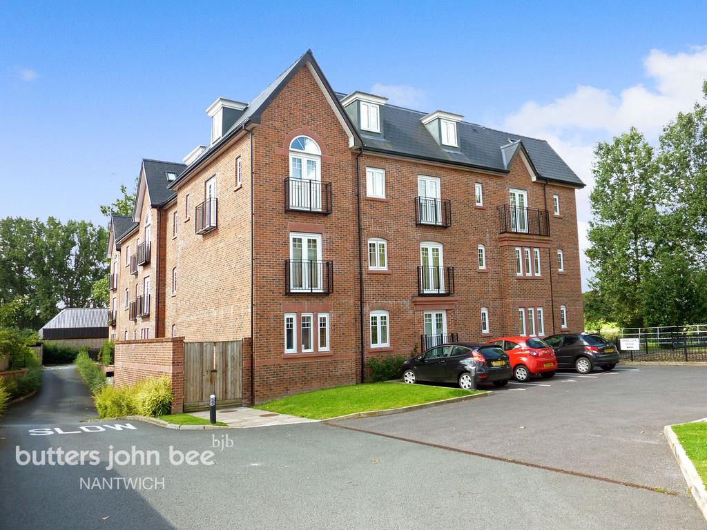 Barony Road, Nantwich 2 bed apartment for sale £200,000
