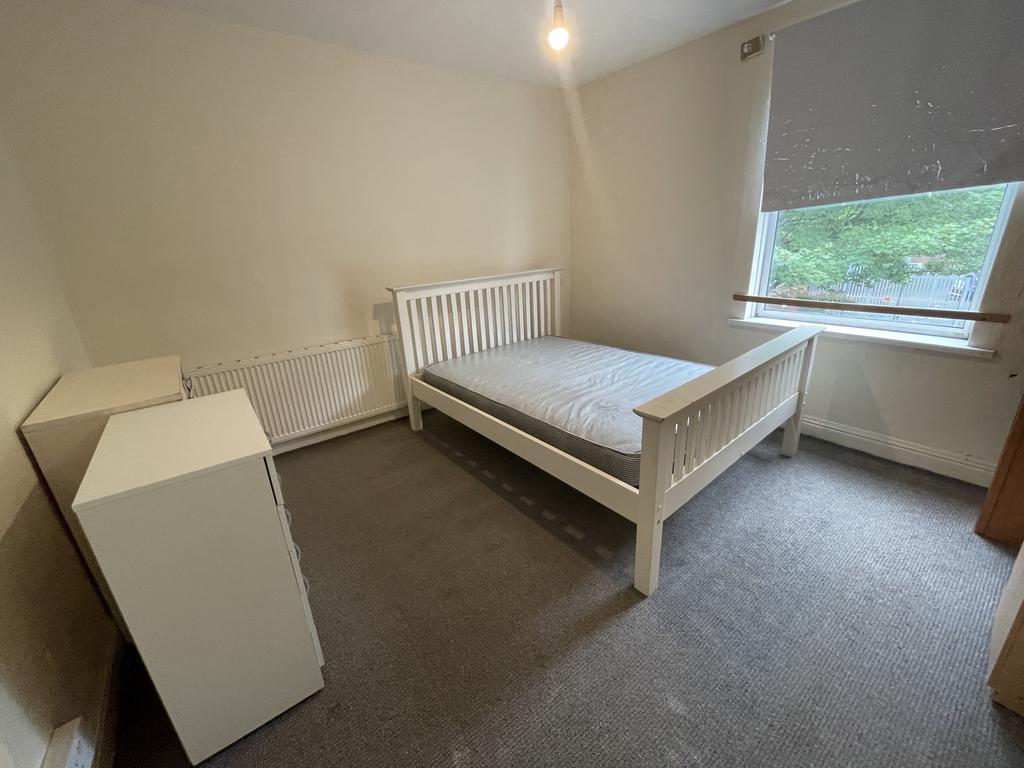 House in Leeds - View 2