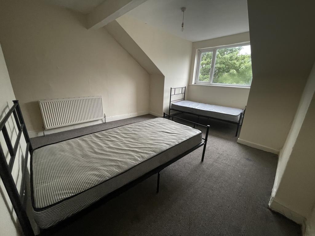 House in Leeds - View 4