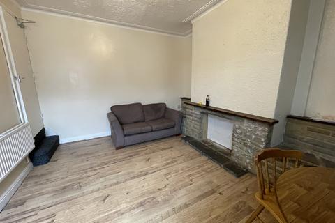 2 bedroom terraced house to rent, Clifton Avenue, Leeds, West Yorkshire, LS9