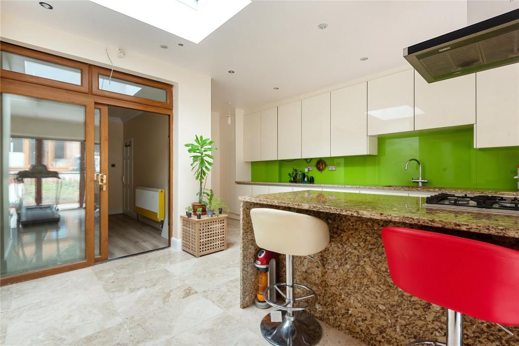 Amazing 3 bedroom terraced house for sale