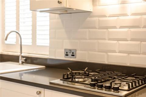 Flat A, 48 Morrish Road, London, SW2 4EG