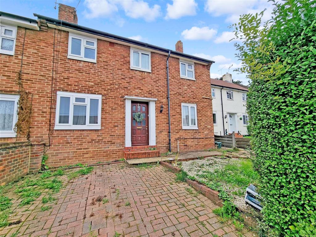 Randalls Crescent, Leatherhead, Surrey 3 bed end of terrace house for sale £360,000