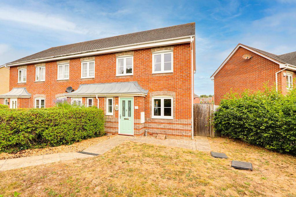 Wiltshire Crescent, Basingstoke RG22 5FD 2 bed terraced house £325,000