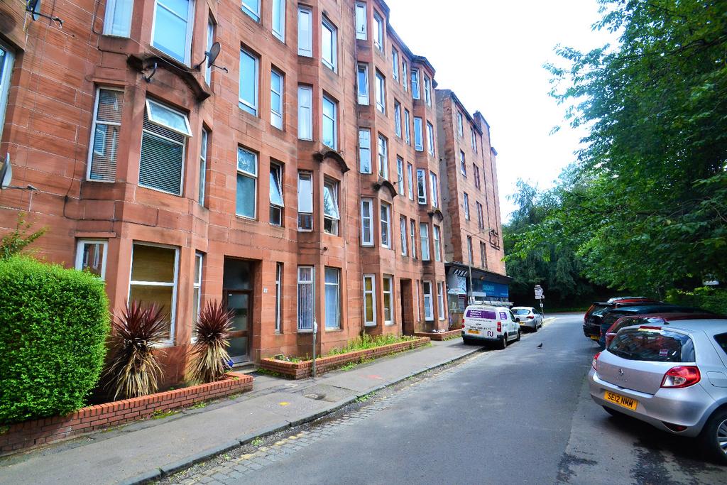 16 Springhill Gardens, Shawlands, G41... 1 bed flat £675 pcm (£156 pw)