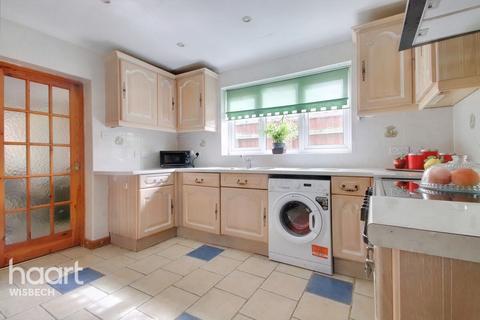 2 bedroom semi-detached house for sale, High Road, Wisbech St Mary