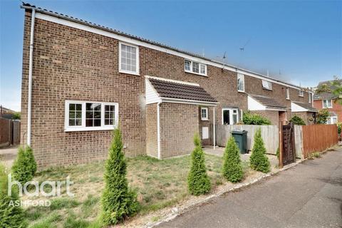 3 bedroom end of terrace house to rent, Bath Road, TN24...