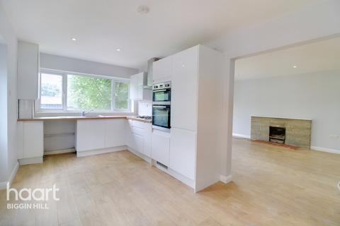 15b Moselle Road, Biggin Hill, Westerham, TN16 3HS