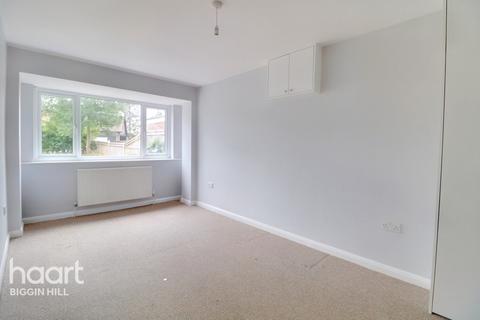 15b Moselle Road, Biggin Hill, Westerham, TN16 3HS