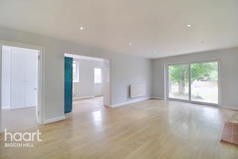 15b Moselle Road, Biggin Hill, Westerham, TN16 3HS