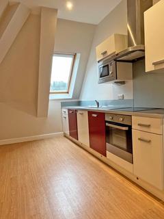 2 bedroom flat to rent, 10 Thorncrest, Green Road, Baildon, BD17 6BS