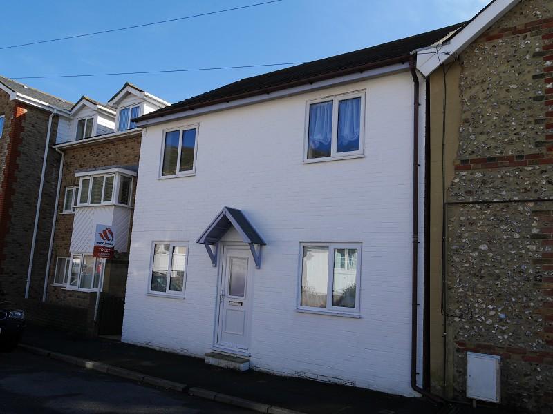 72 South Street, VENTNOR, Isle of... 2 bed £595 pcm (£137 pw)