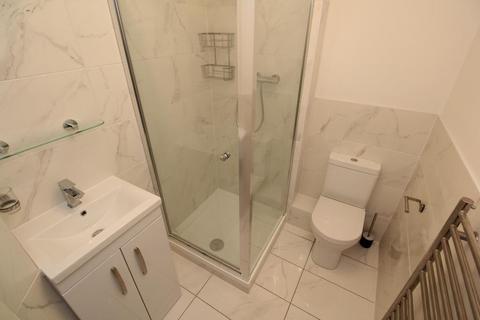 2 bedroom flat to rent, Doulton Gardens, Lower Parkstone, Poole