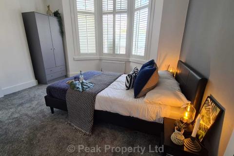 5 bedroom house share to rent, Balmoral Road, Westcliff On Sea SS0