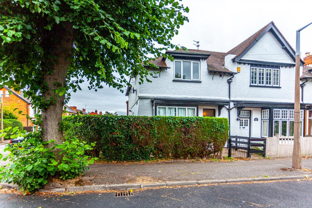 Bramcote Road, Nottingham, NG9 2 bed end of terrace house £900 pcm (£