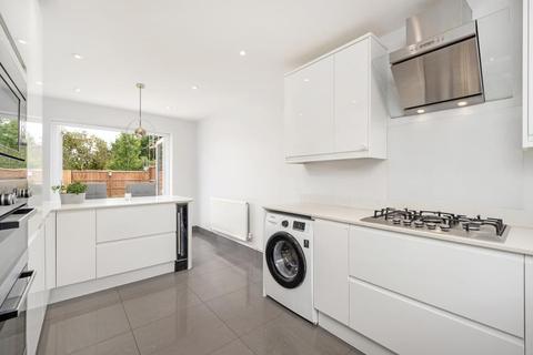 14 Summerfield Close, London Colney, St Albans, AL2 1PT